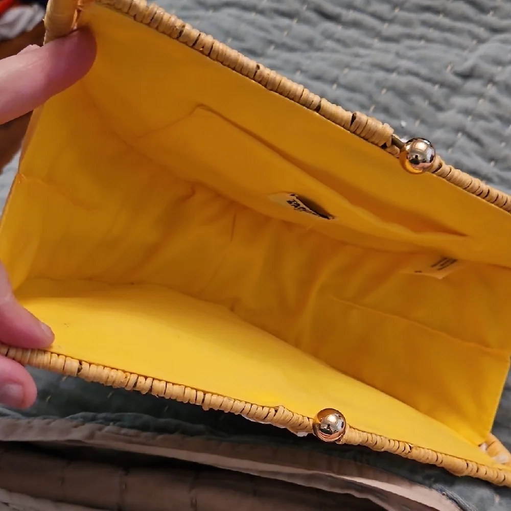 New, Handcrafted, Tan and White, Lemon-Shaped Woven Clutch - Picture 3 of 7